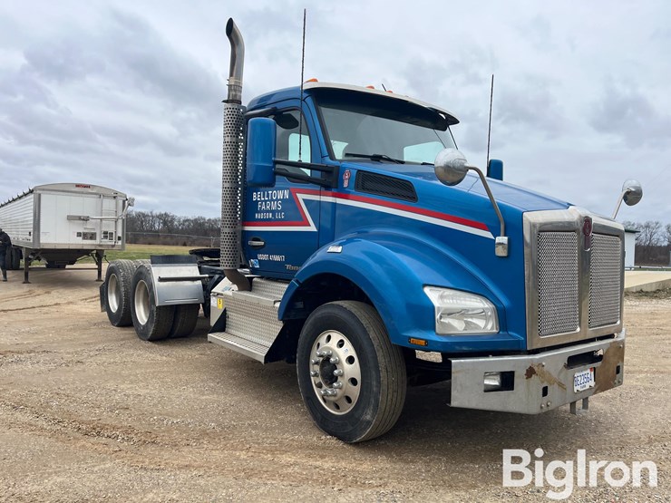 2017-kenworth-t880-image-3