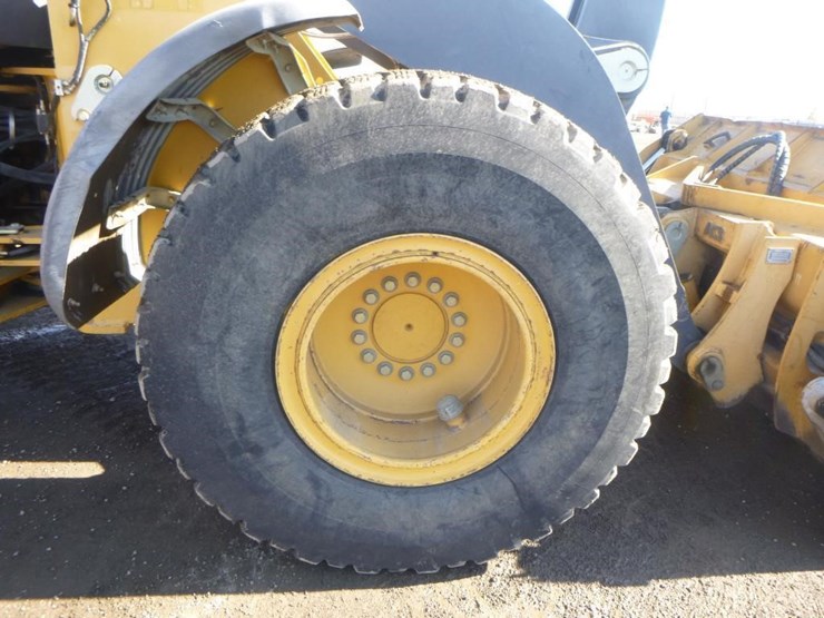 2005-deere-624j-image-35