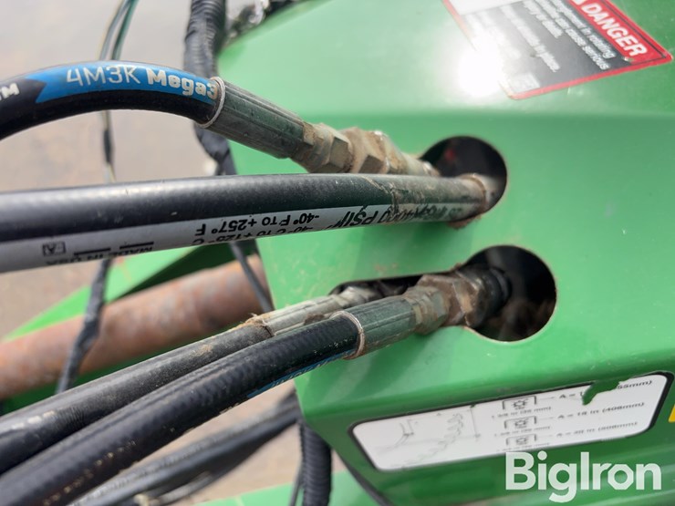 2019-john-deere-560r-image-14