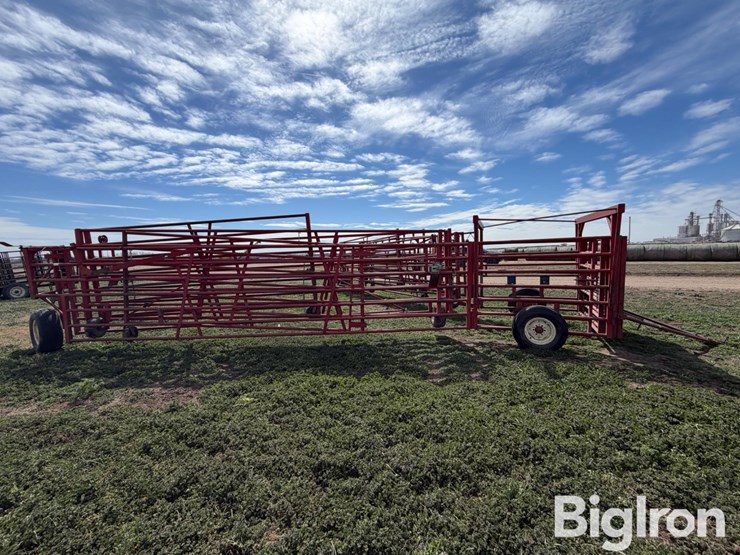 diamond-w-portable-folding-livestock-corral-image-4