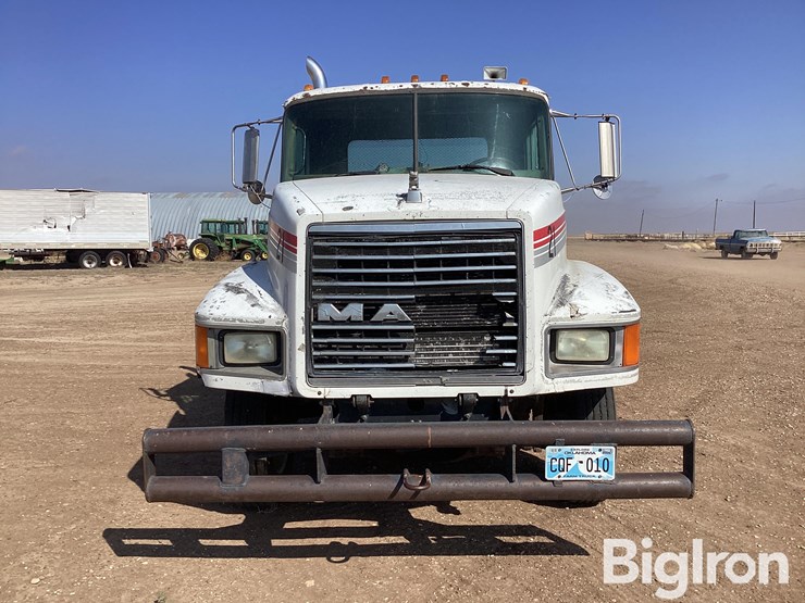 1990-mack-ch613-image-2