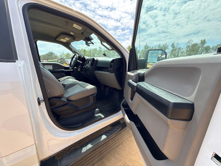 2019-ford-f150-xl-image-7