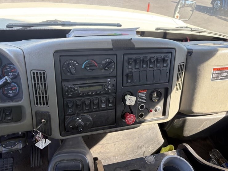 2012-international-workstar-7400-image-18