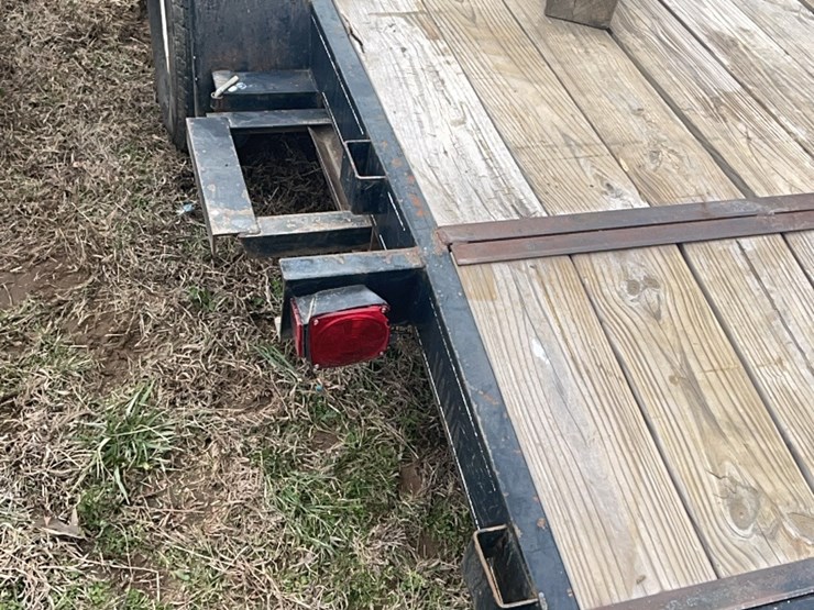 car-hauler-trailer-16’-with-2’-dove-tail-and-ramps-image-9