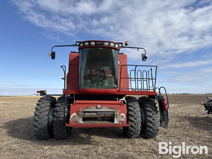 2011-case-ih-6088-image-2