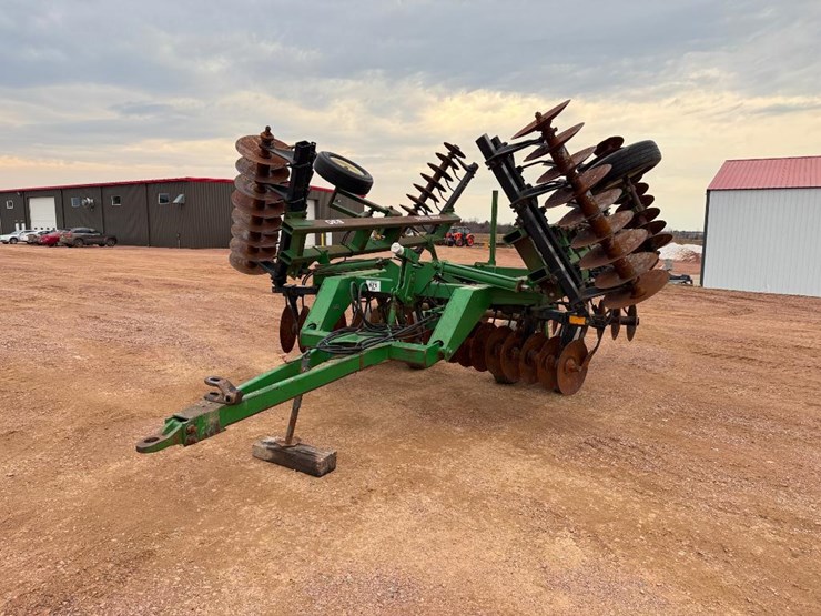 john-deere-630-image-1