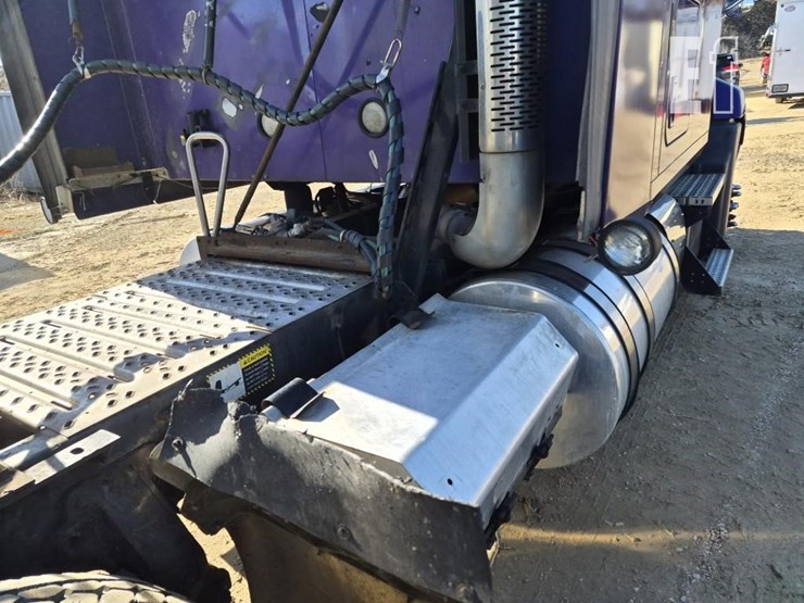 2012-mack-pinnacle-cxu613-image-9