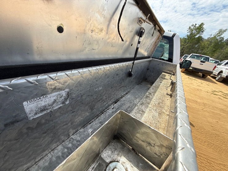 2019-ford-f150-xl-image-5