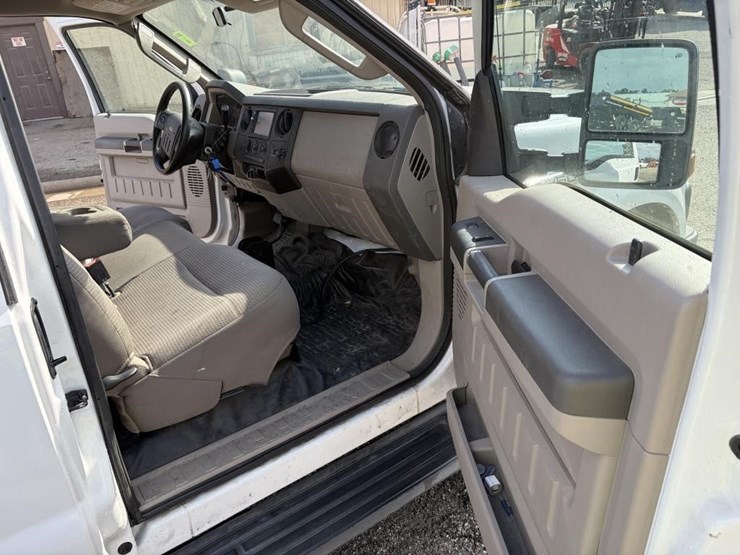 2008-ford-f250-image-9