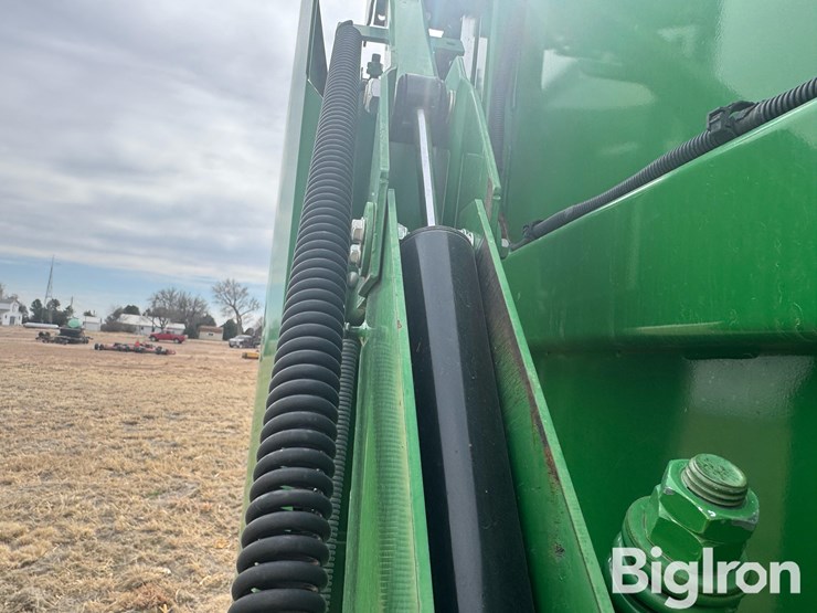 2013-john-deere-569-image-13