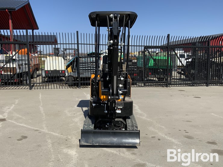 2025-massey-ferguson-730-image-2