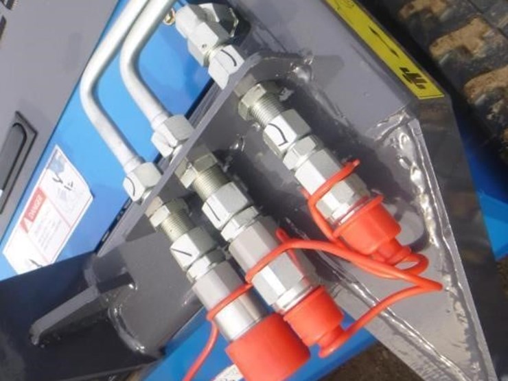 2026-zjg-zj-380-skid-steer-track-loader-image-11