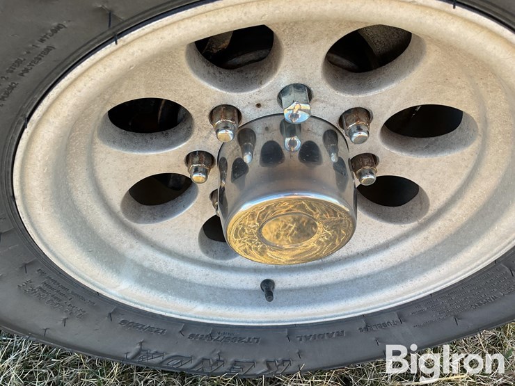 2000-chevrolet-k2500-image-19