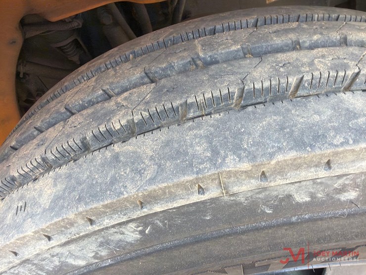 2008-thomas-saf-t-liner-c2-image-8