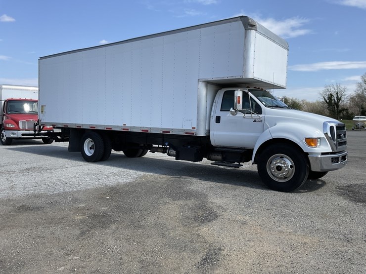 2015-ford-f650-xlt-image-3