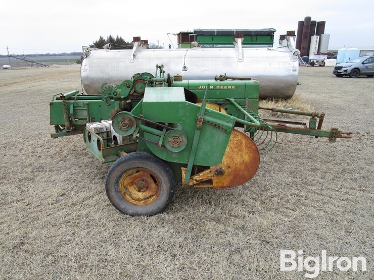 john-deere-224-image-4