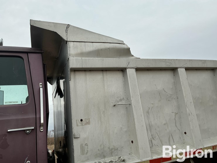 1985-ford-ltl9000-image-18