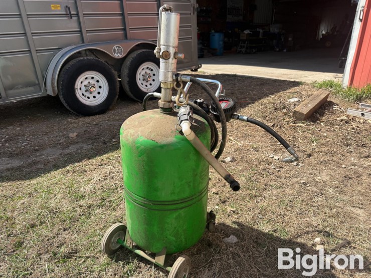 diamond-selection-5265-portable-oil-dispensing-system-image-1