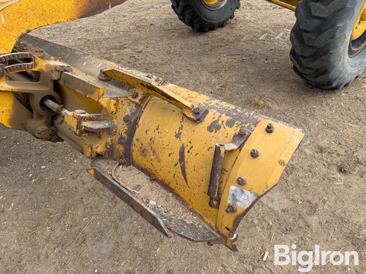 caterpillar-120-image-16