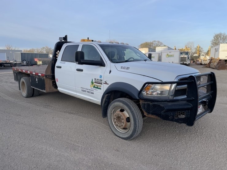 2014-ram-5500-crew-cab-4x4-flatbed-truck-image-7