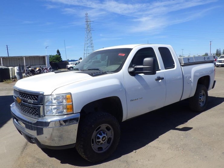 2013-chevrolet-2500hd-image-1