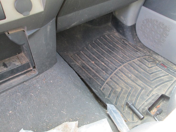 2004-nissan-titan-image-32