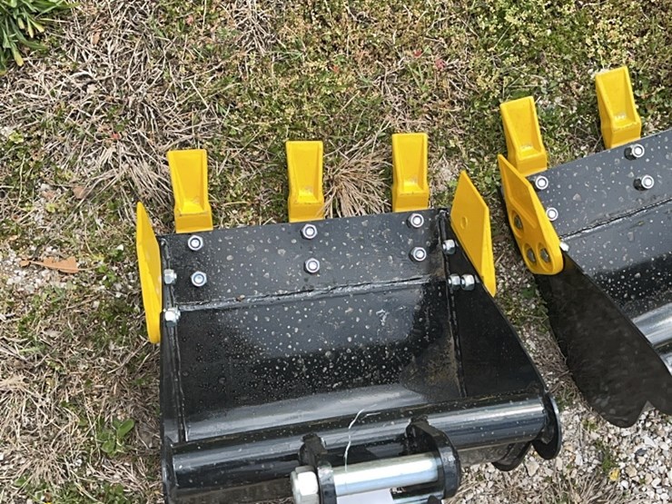 mini-excavator-bucket-15”-image-1