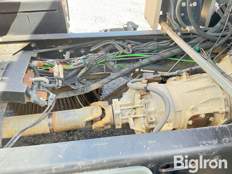 2008-gmc-t7500-image-18