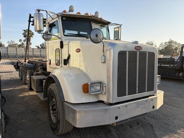 2015-peterbilt-365-image-2