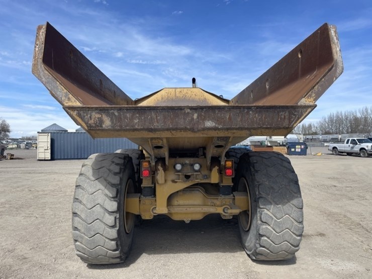 caterpillar-730-image-4