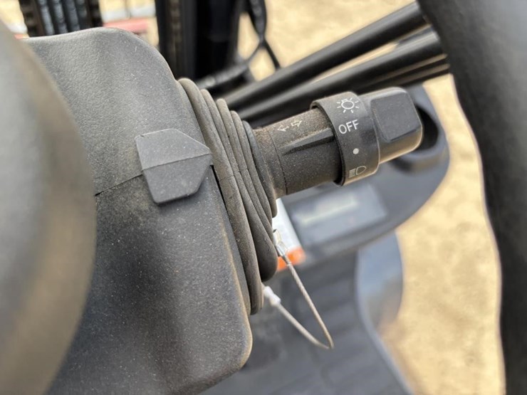 2013-toyota-8fgcu32-image-22