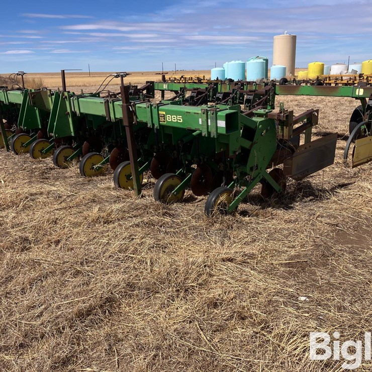 JOHN DEERE 885