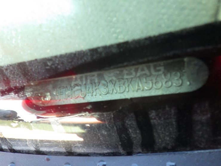 2011-ford-escape-image-15