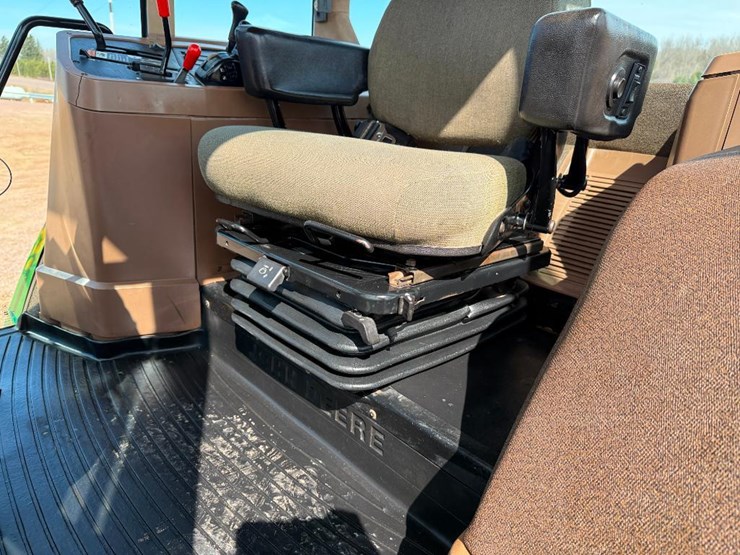 john-deere-7200-image-41