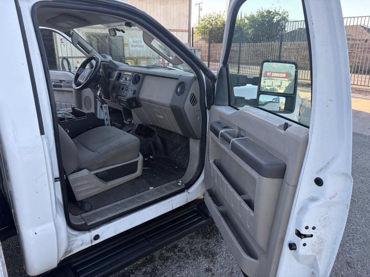 2009-ford-f350-image-9