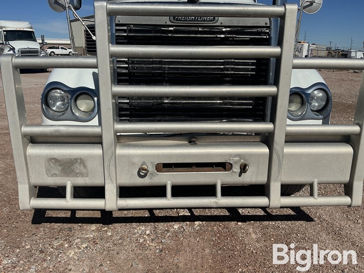 2017-freightliner-coronado-132-image-17