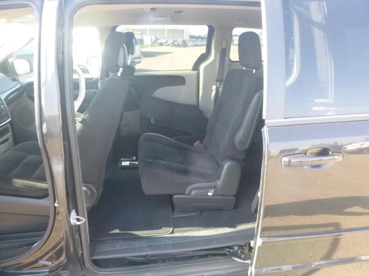 2016-dodge-grand-caravan-image-7