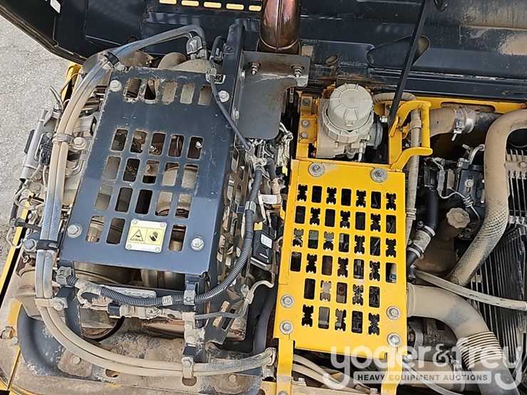 2016-komatsu-pc210-lc-11-image-40
