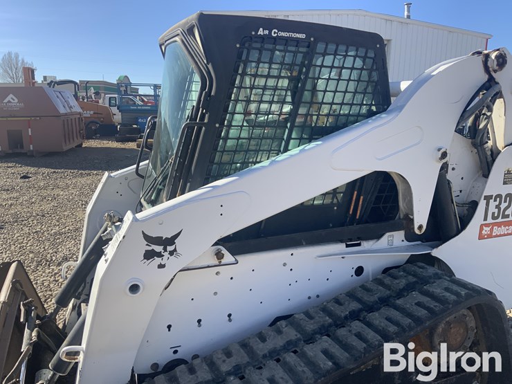 2008-bobcat-t320-image-10