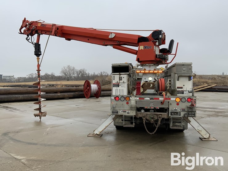 2015-freightliner-m2-106-image-6