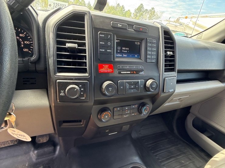 2017-ford-f150-xl-image-11