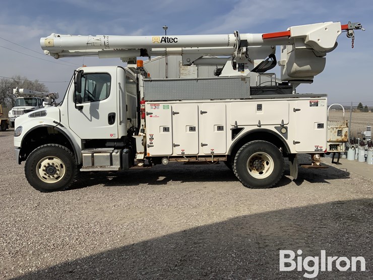 2015-freightliner-m2-106-image-8