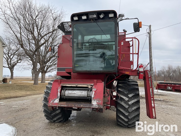 1990-case-ih-1660-image-2