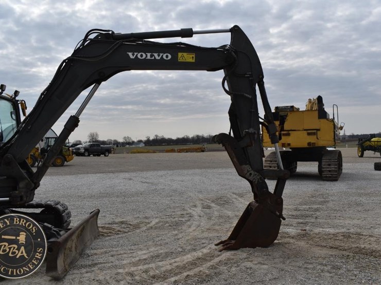 2019-volvo-ecr88d-image-12