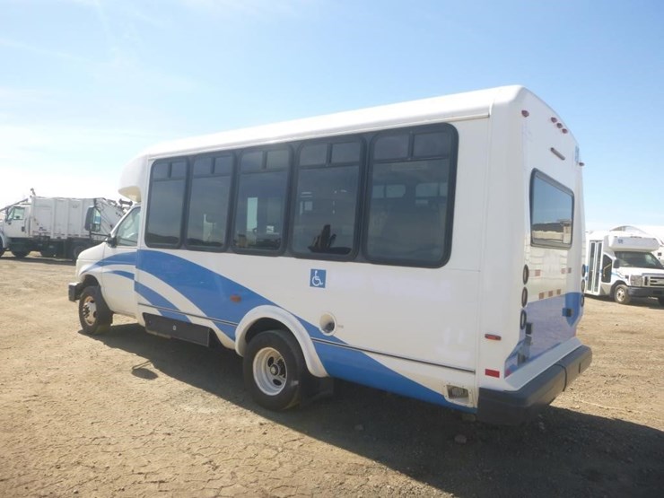 2014-ford-e450-image-4