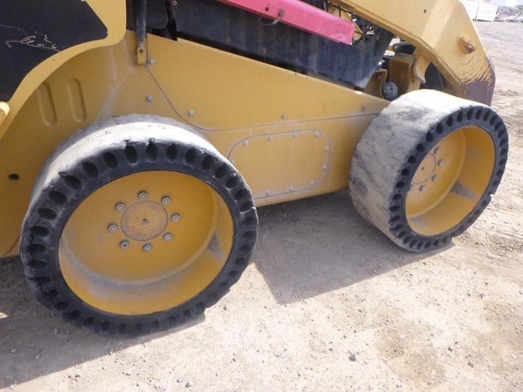 2009-caterpillar-246c-image-27