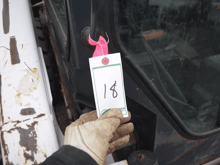 2023-bobcat-s62-image-35