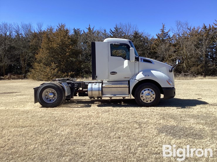 2019-kenworth-t680-image-4