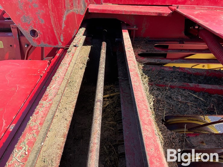 new-holland-275-image-17