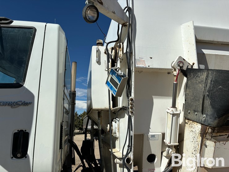 2013-international-7400-image-16